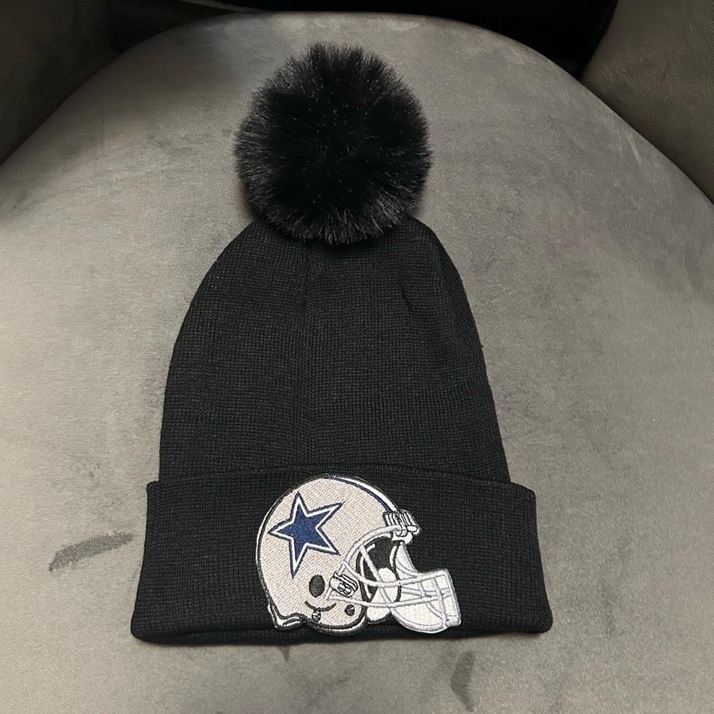 Women's Black Pom-Pom Beanie with Star Helmet Design